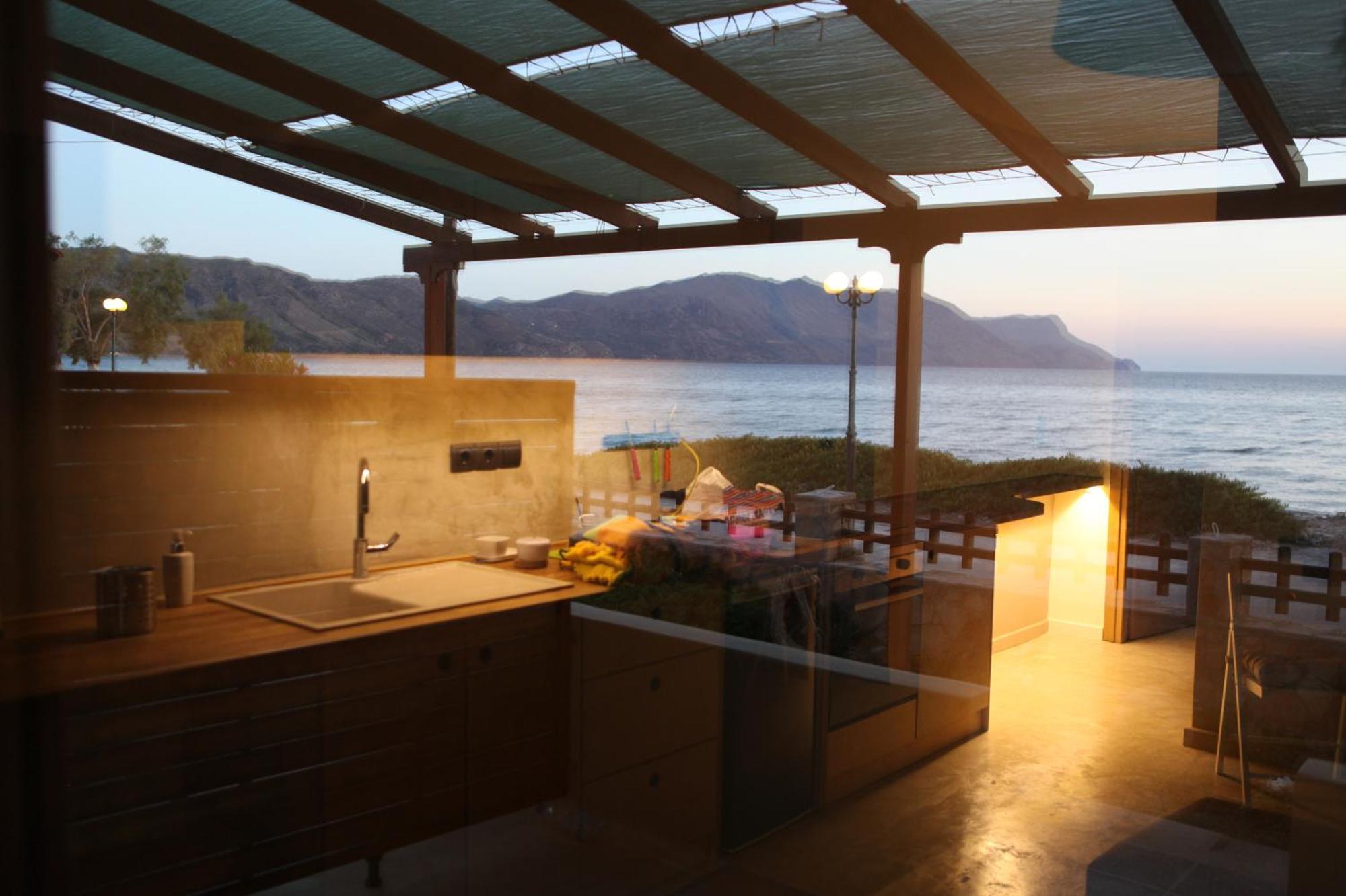 Horizonte Seafront Suites Kissamos Bagian luar foto