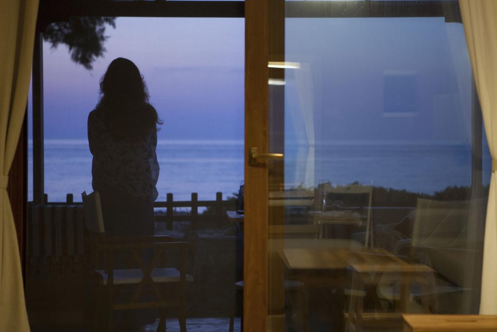 Horizonte Seafront Suites Kissamos Bagian luar foto