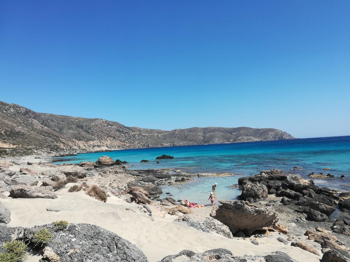 Horizonte Seafront Suites Kissamos Bagian luar foto